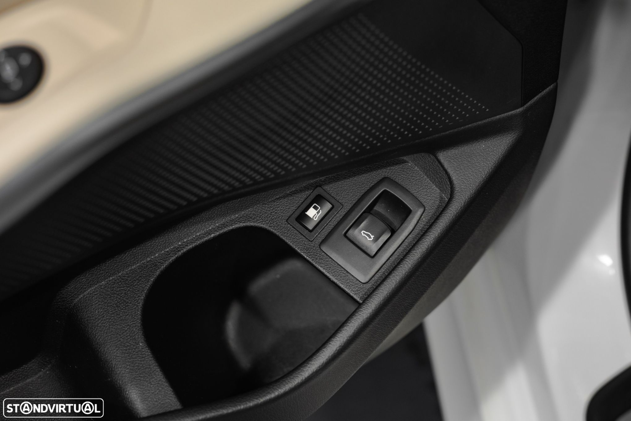 BMW 330 e Pack Desportivo M Auto - 33