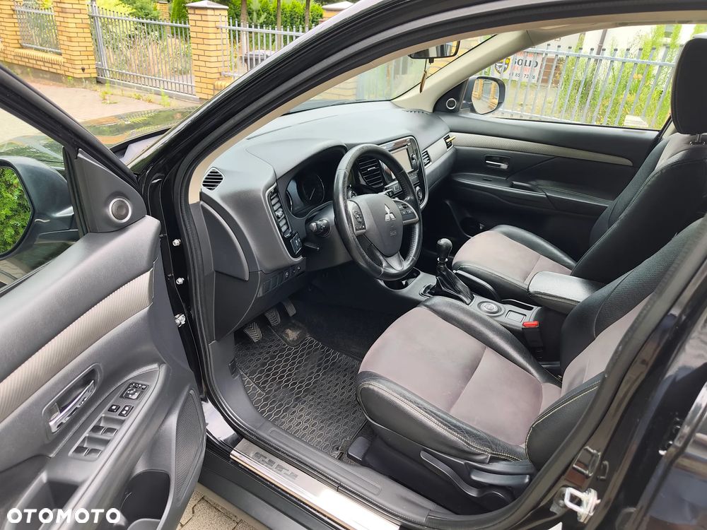 Mitsubishi Outlander 2.2 DID Intense + 4WD - 17