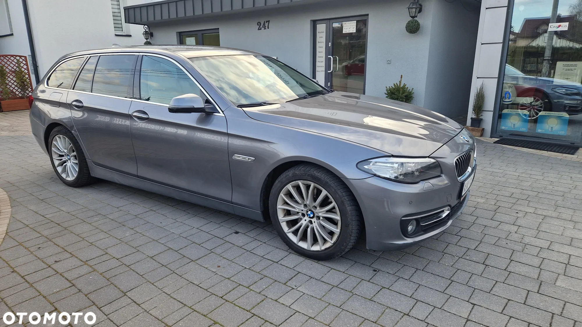 BMW Seria 5 525d xDrive Touring Luxury Line - 21