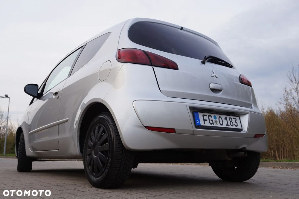 Mitsubishi Colt - 15