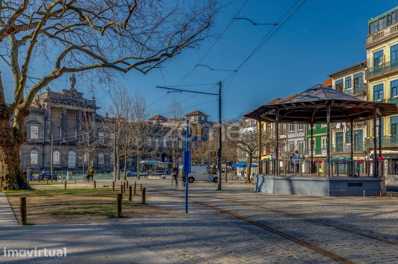 Hostel e prédio reabilitado no centro histórico do Porto - Grande imagem: 5/36