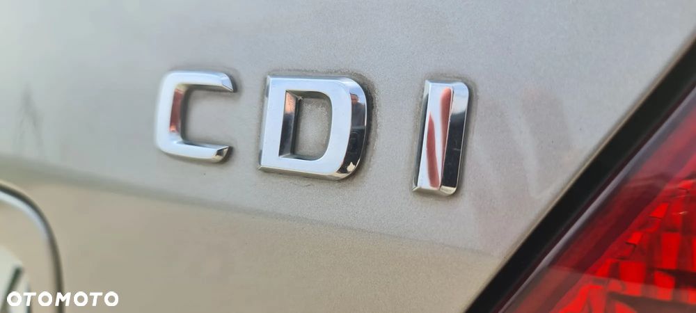 Mercedes-Benz Klasa C 200 T CDI Classic - 16