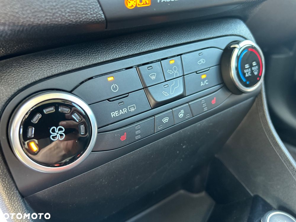 Ford Fiesta 1.1 S&S COOL&CONNECT - 11