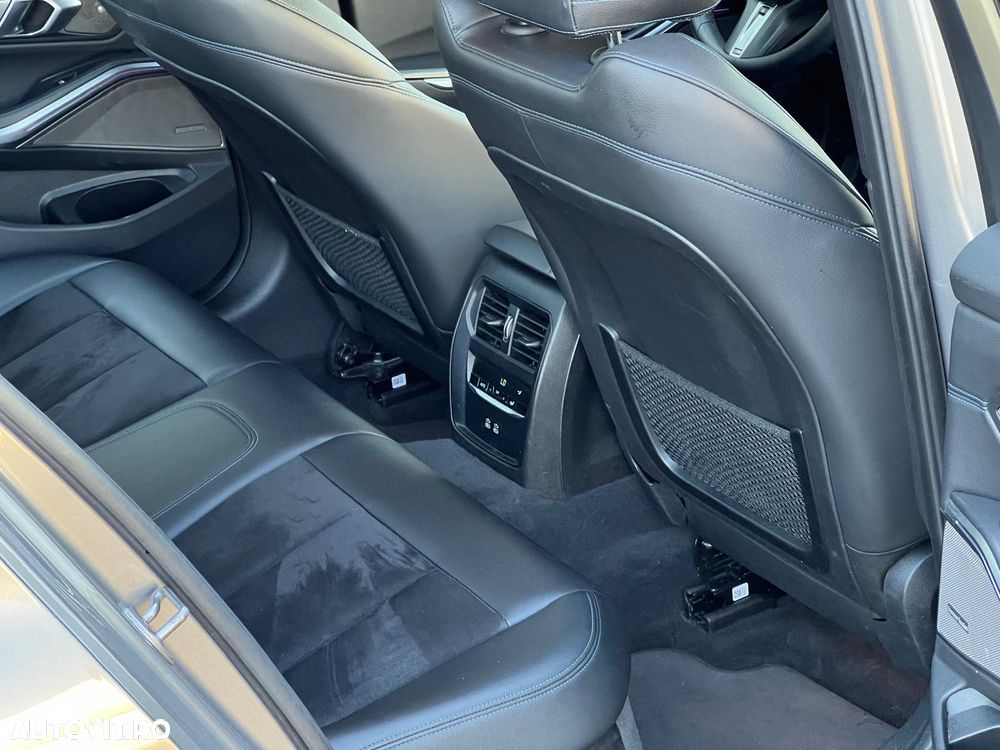 BMW Seria 3 330e Aut. M Sport - 27
