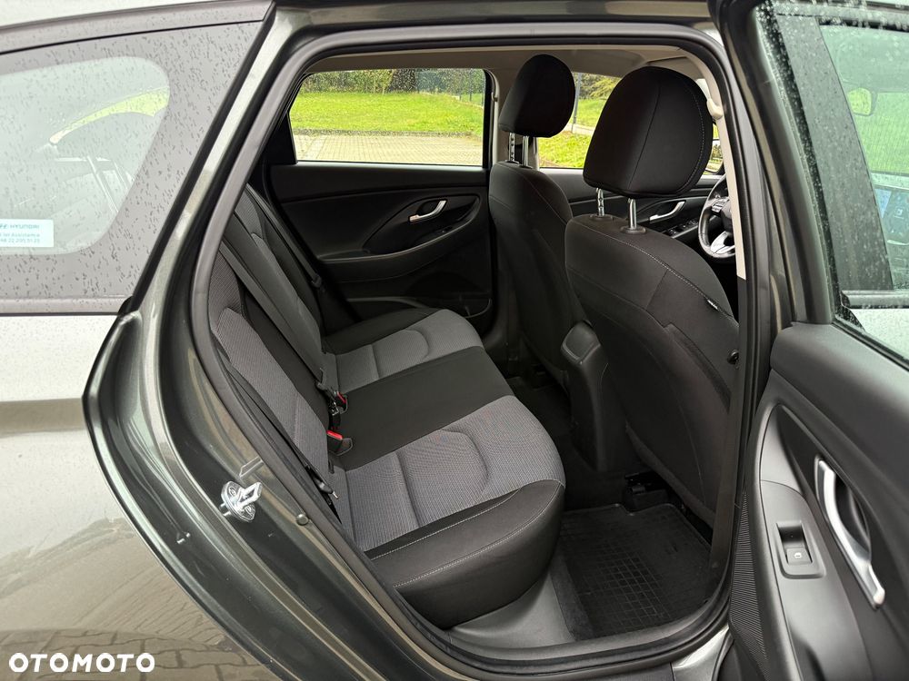 Hyundai i30 1.5 DPI Classic + - 18