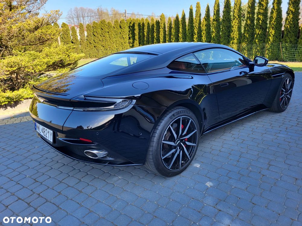 Aston Martin DB11 Launch Edition - 11