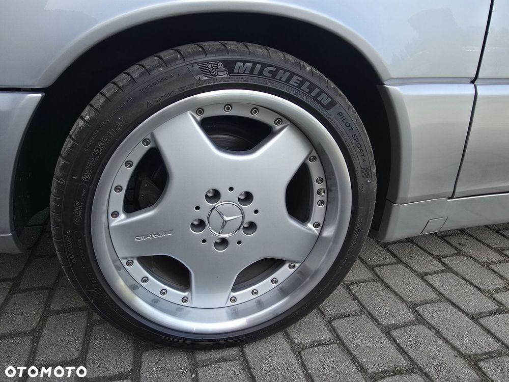 Mercedes-Benz SL - 25