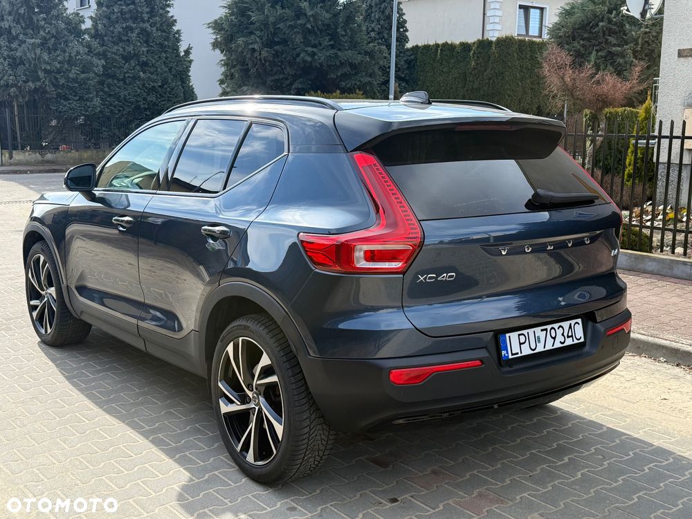 Volvo XC 40 B4 Ultra Black Edition - 4