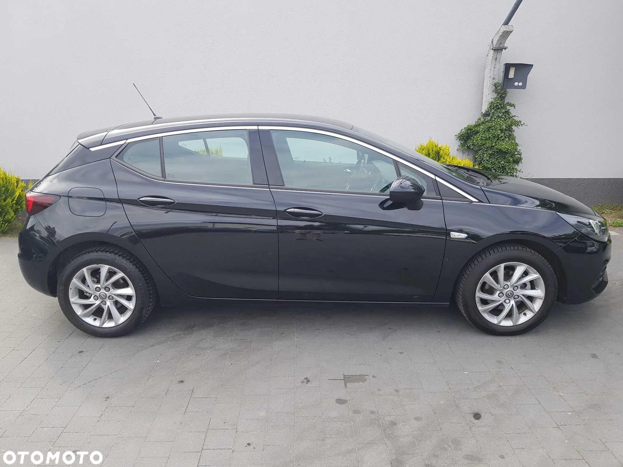 Opel Astra V 1.2 T Elegance S&S - 9