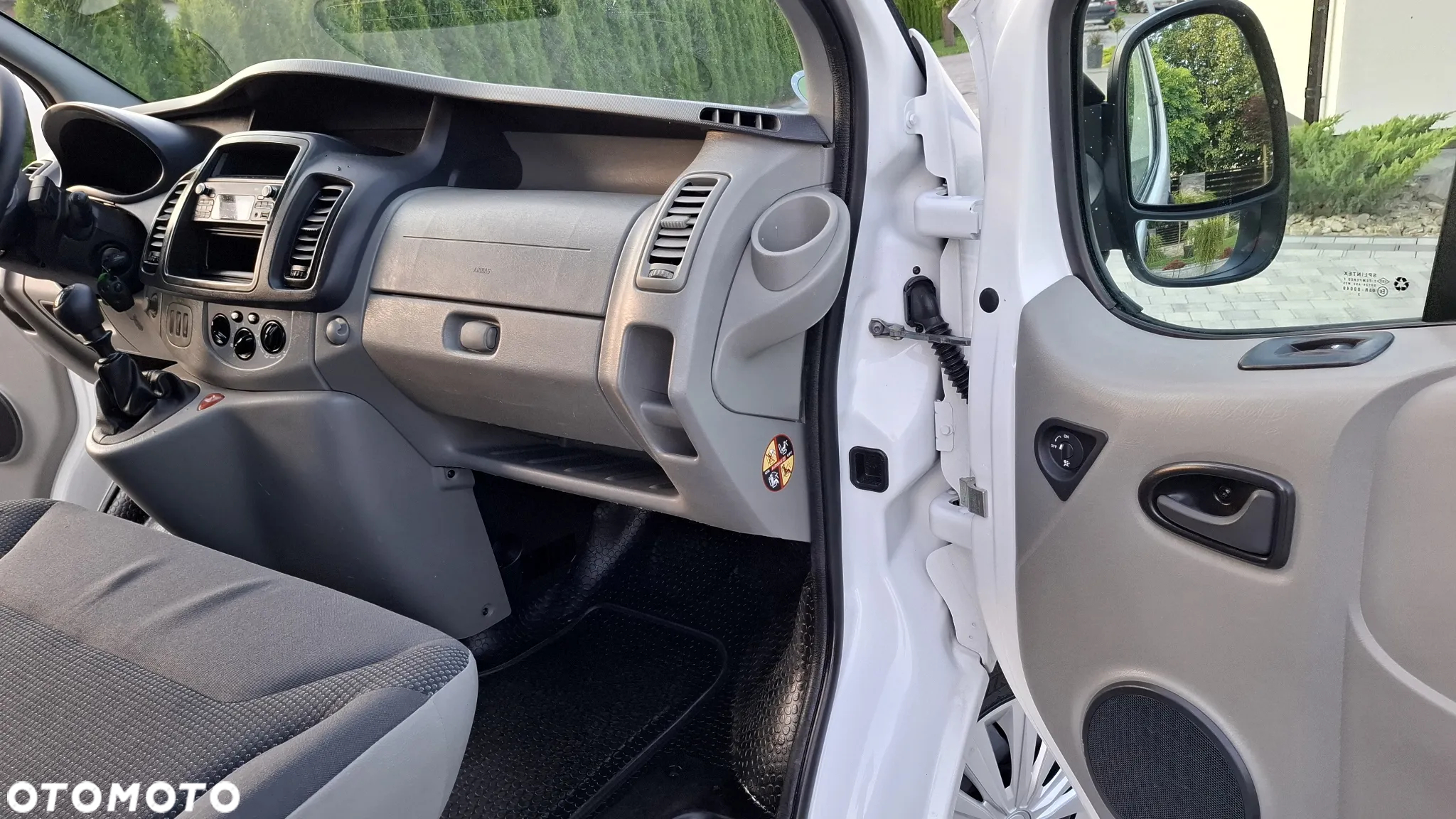 Opel VIVARO - 16