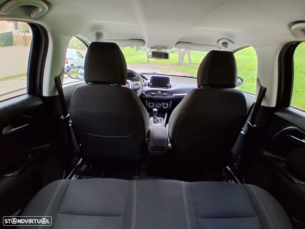 Fiat Tipo 1.3 M-Jet Lounge Tech - 32