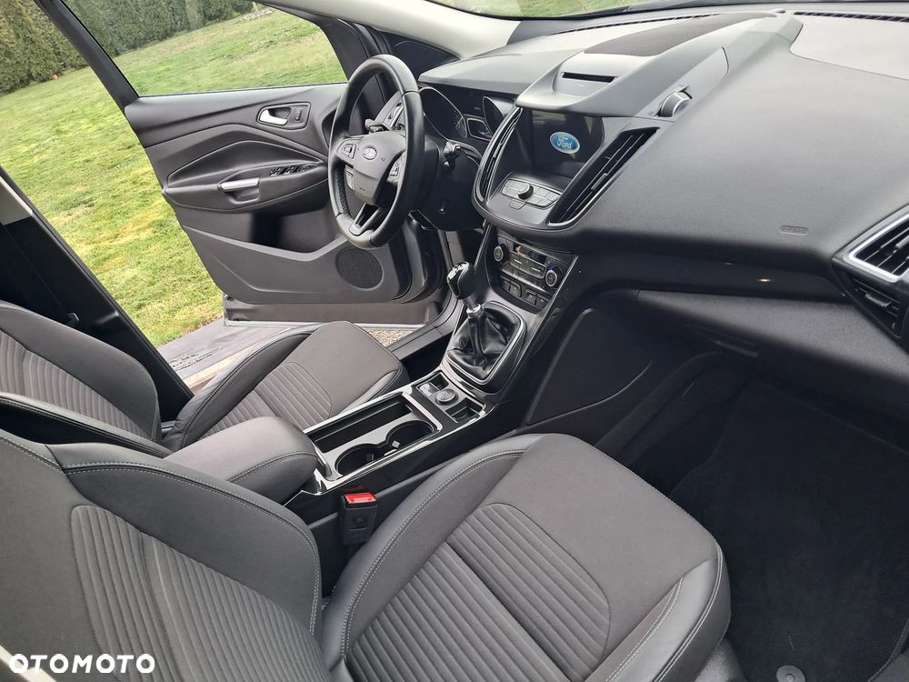 Ford Kuga 1.5 EcoBoost 2x4 Individual - 11