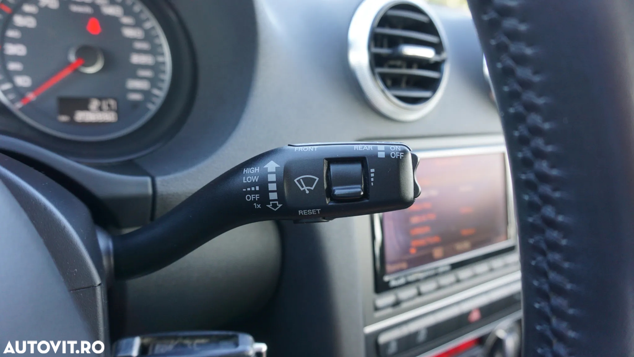 Audi A3 1.6 TDI Sportback DPF S tronic Attraction - 20