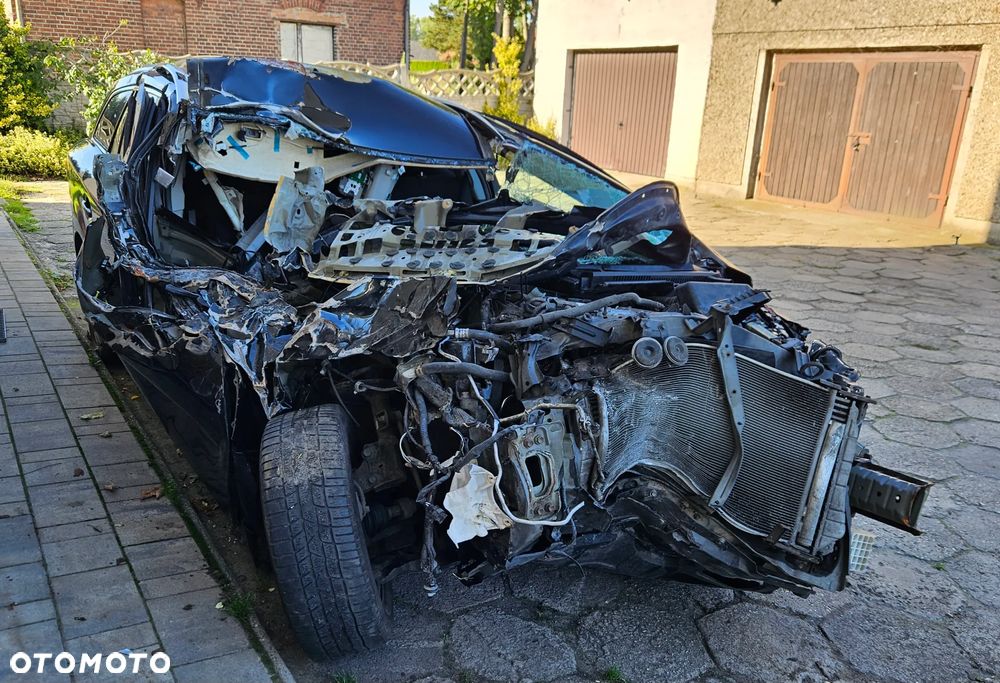 Toyota Avensis 2.0 D-4D Style - 6