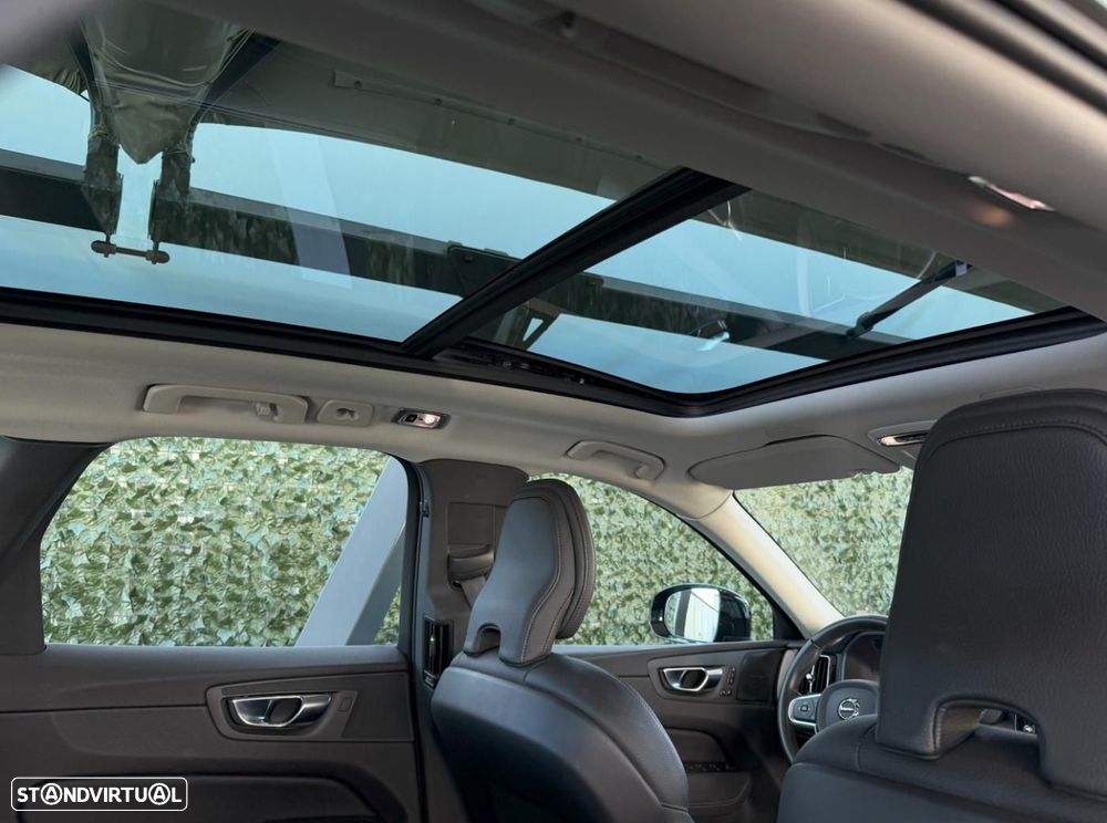 Volvo XC 60 2.0 T6 PHEV R-Design AWD - 16