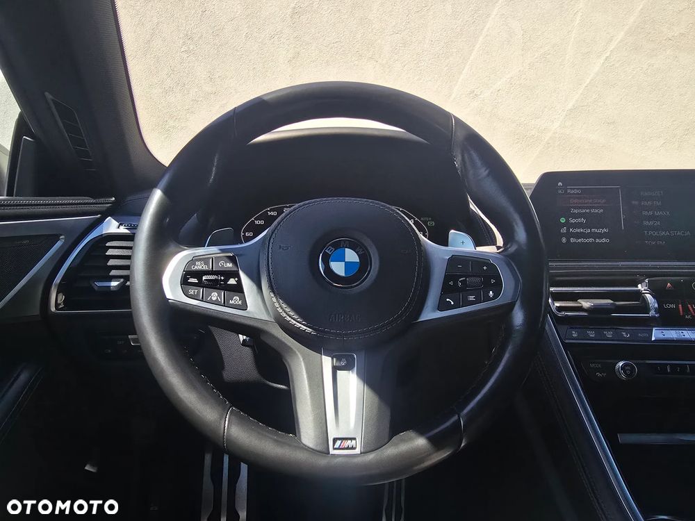BMW Seria 8 - 16