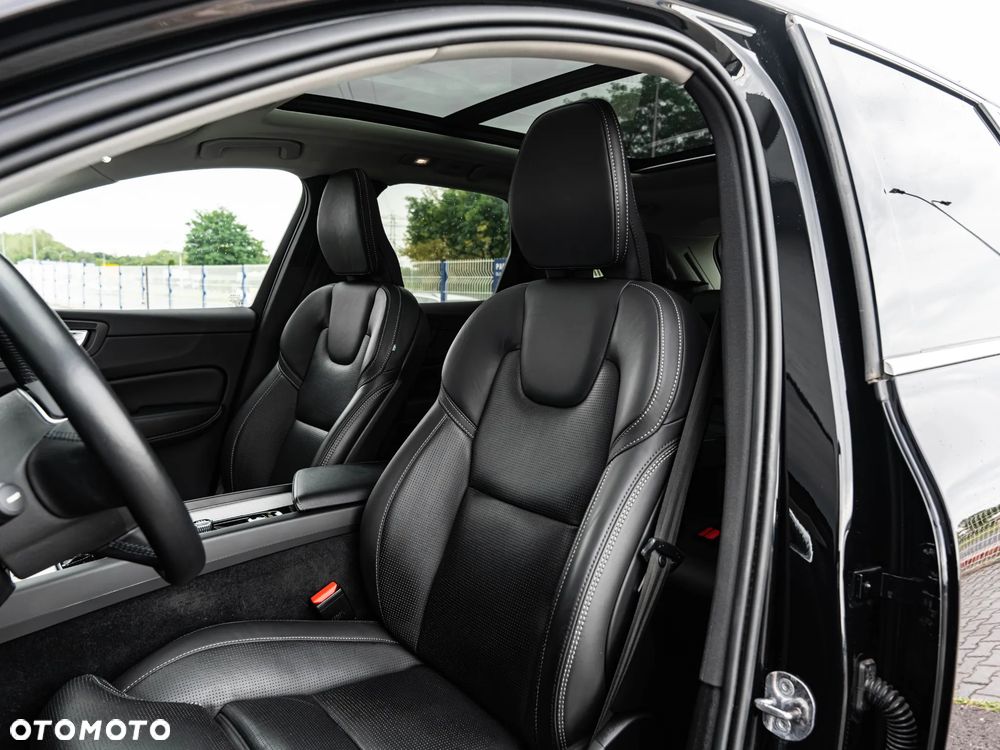 Volvo XC 60 B4 D Plus Bright - 22