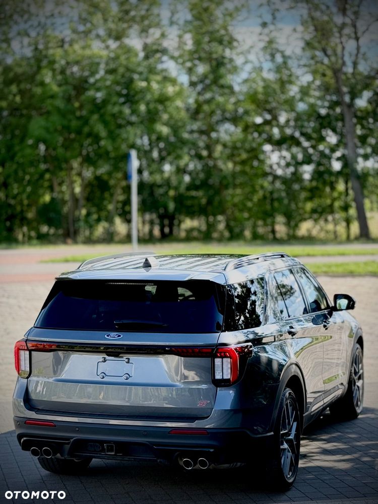 Ford Explorer - 3