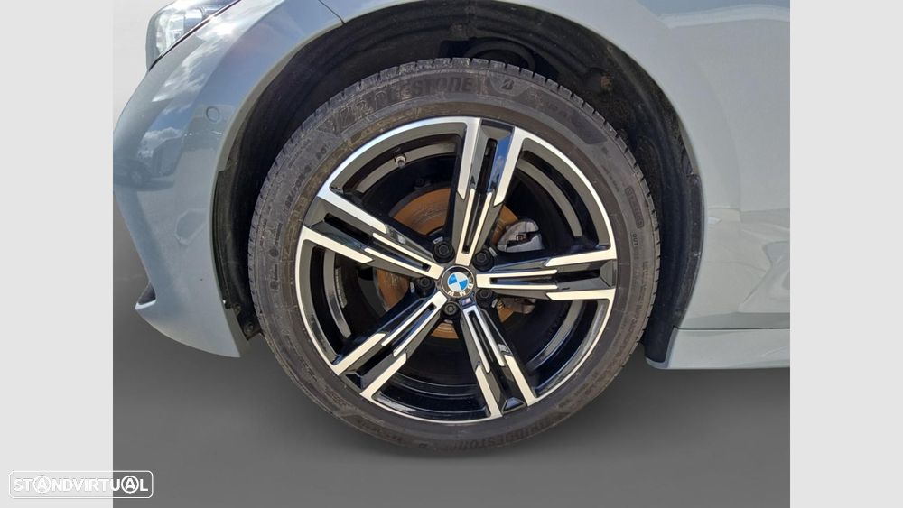 BMW 320 d Pack Desportivo M Auto - 16