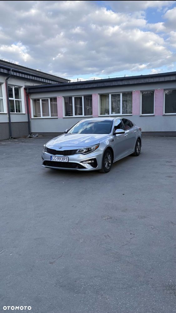 Kia Optima - 1