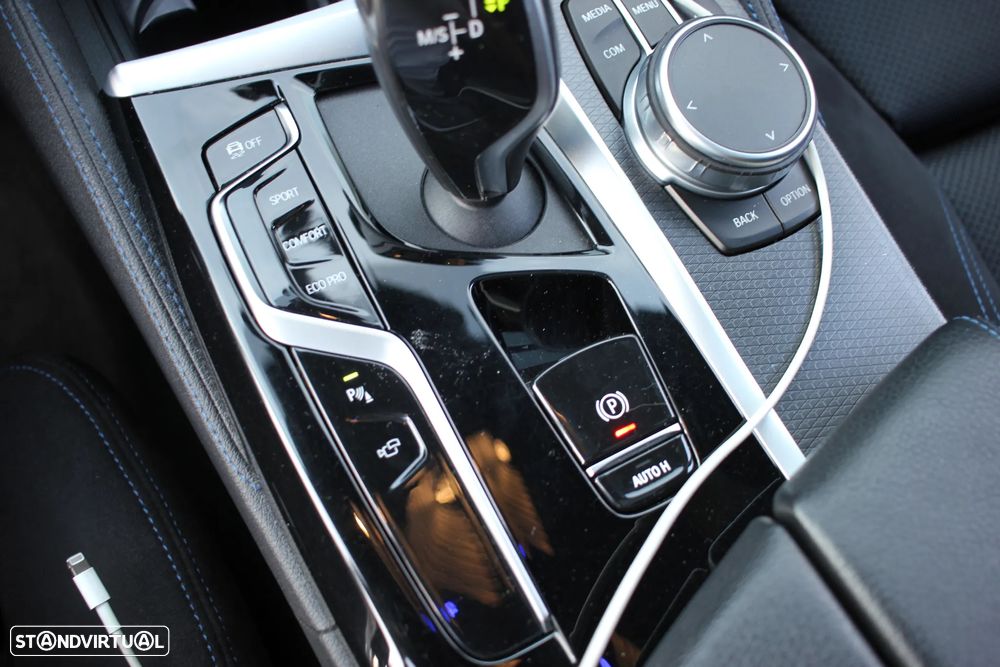 BMW 520 d Pack Desportivo M Auto - 30