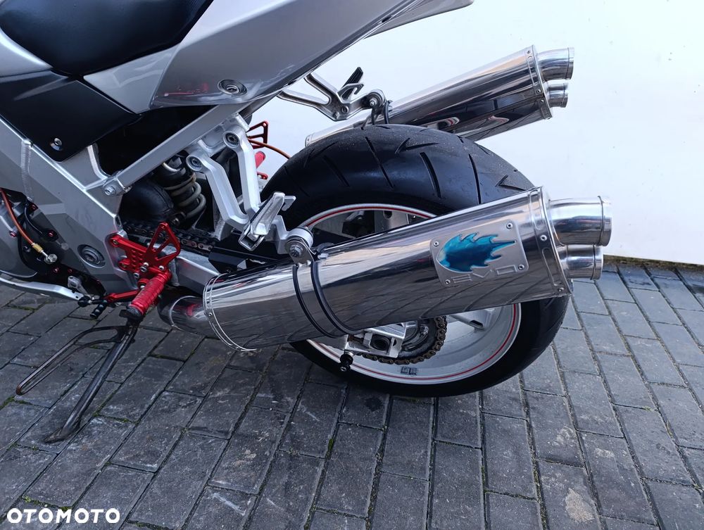 Suzuki SV - 15