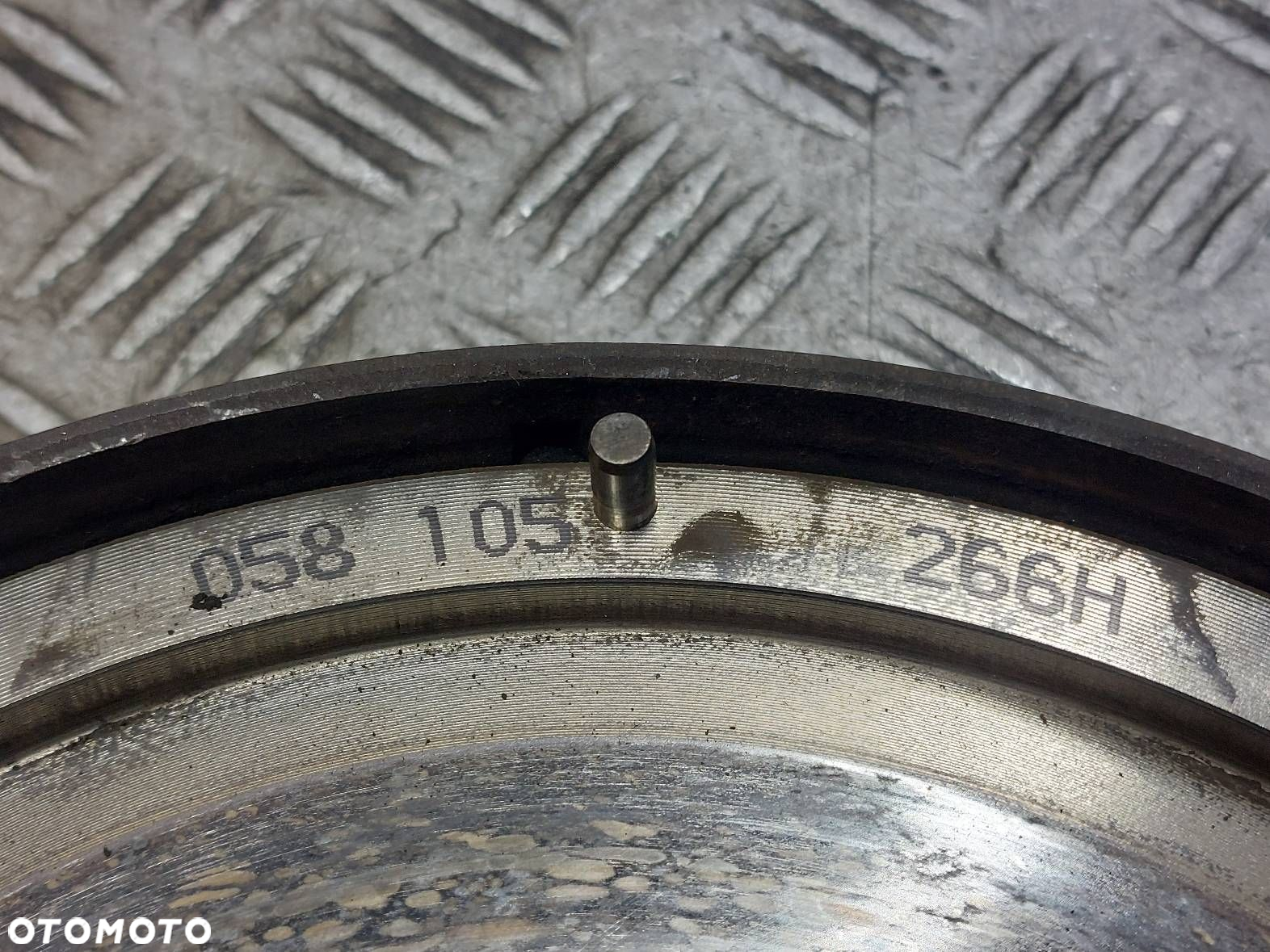 KOŁO DWUMASOWE + DOCISK AUDI A4 B6 1.6 8V 058105266H - 4