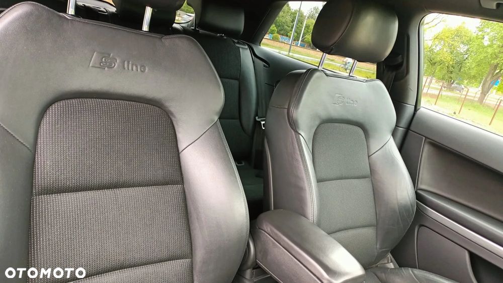 Audi A3 3-drzwiowe 2.0 TFSI quattro S tronic Ambiente - 17