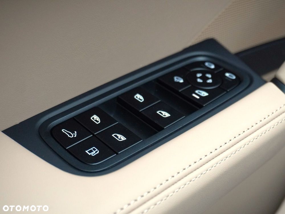 Porsche Cayenne E-Hybrid PHEV Black Edition - 20