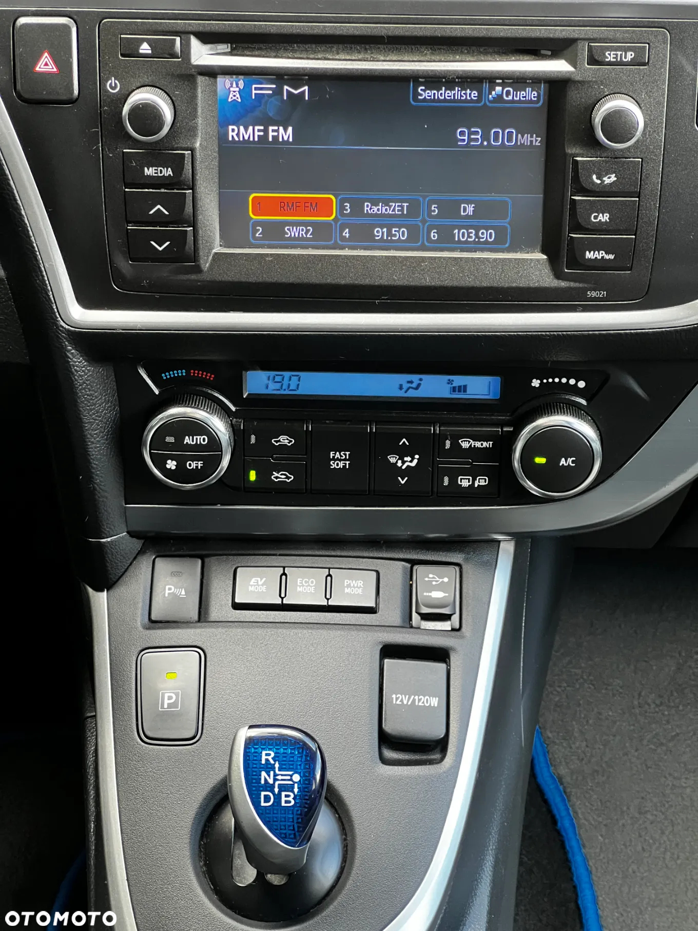 Toyota Auris 1.8 Hybrid Life - 19