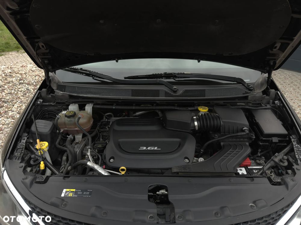 Chrysler Pacifica - 10