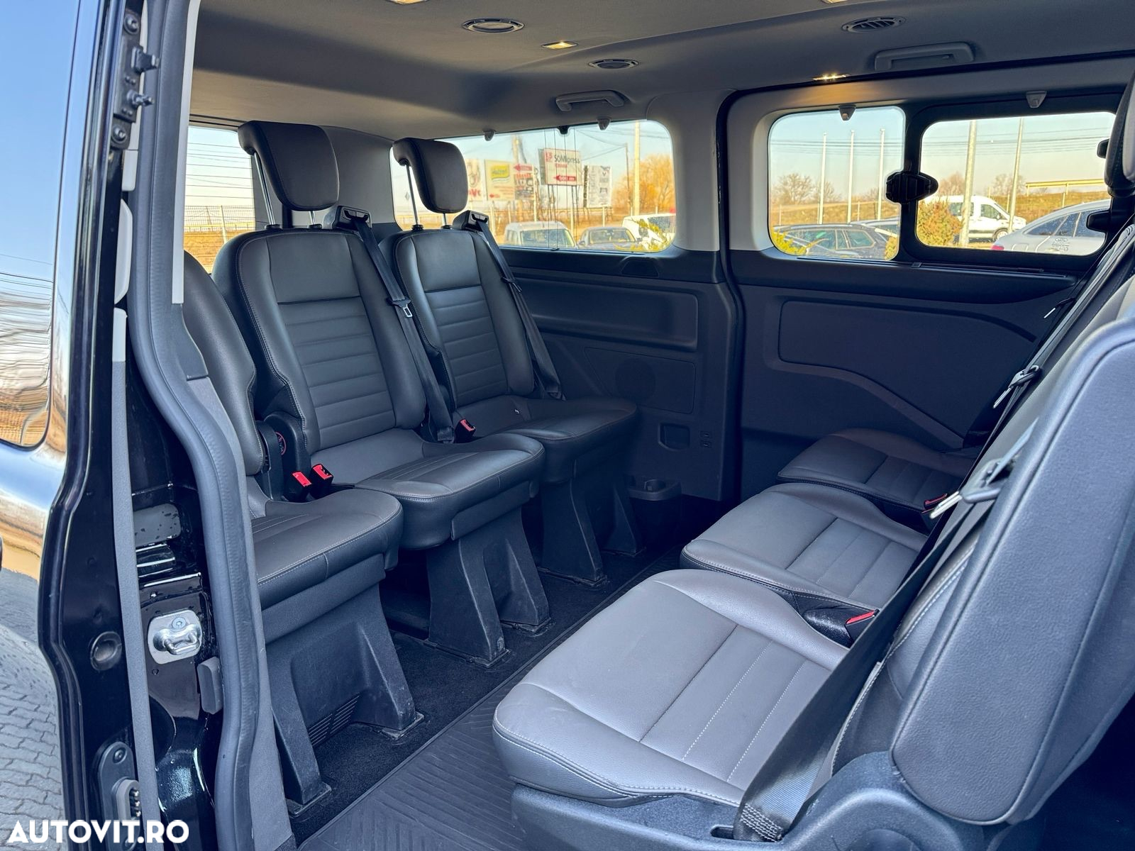Ford Tourneo Custom Bus 320 2.0 EcoBlue 170 CP L2H1 Titanium X Aut. - 17