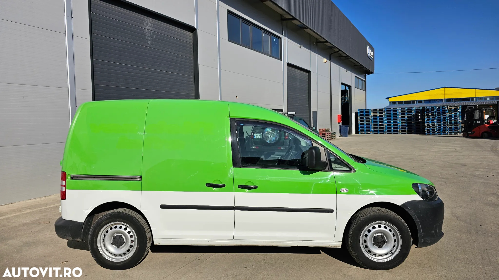 Volkswagen Caddy 1.6 TDi - 11