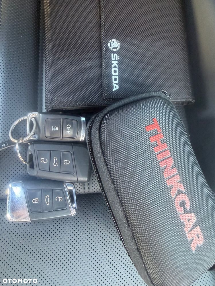 Skoda Superb 2.0 TDI DSG L&K - 38