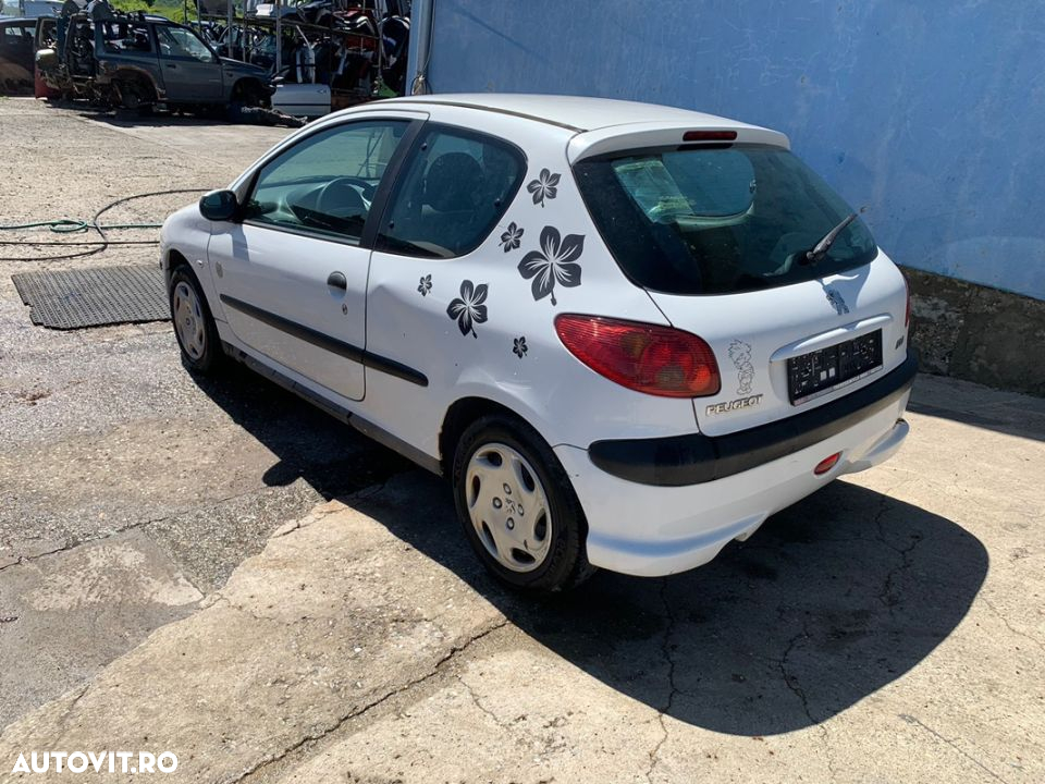 Dezmembrez piese Peugeot 206 - 2