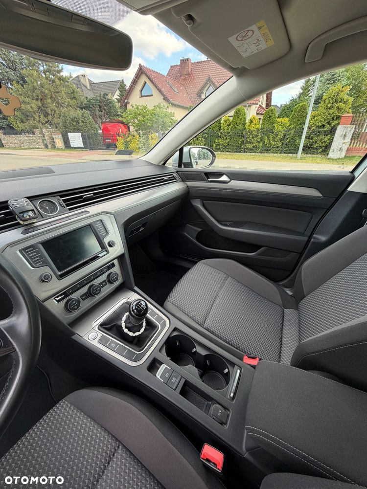 Volkswagen Passat 2.0 TDI SCR Trendline - 11
