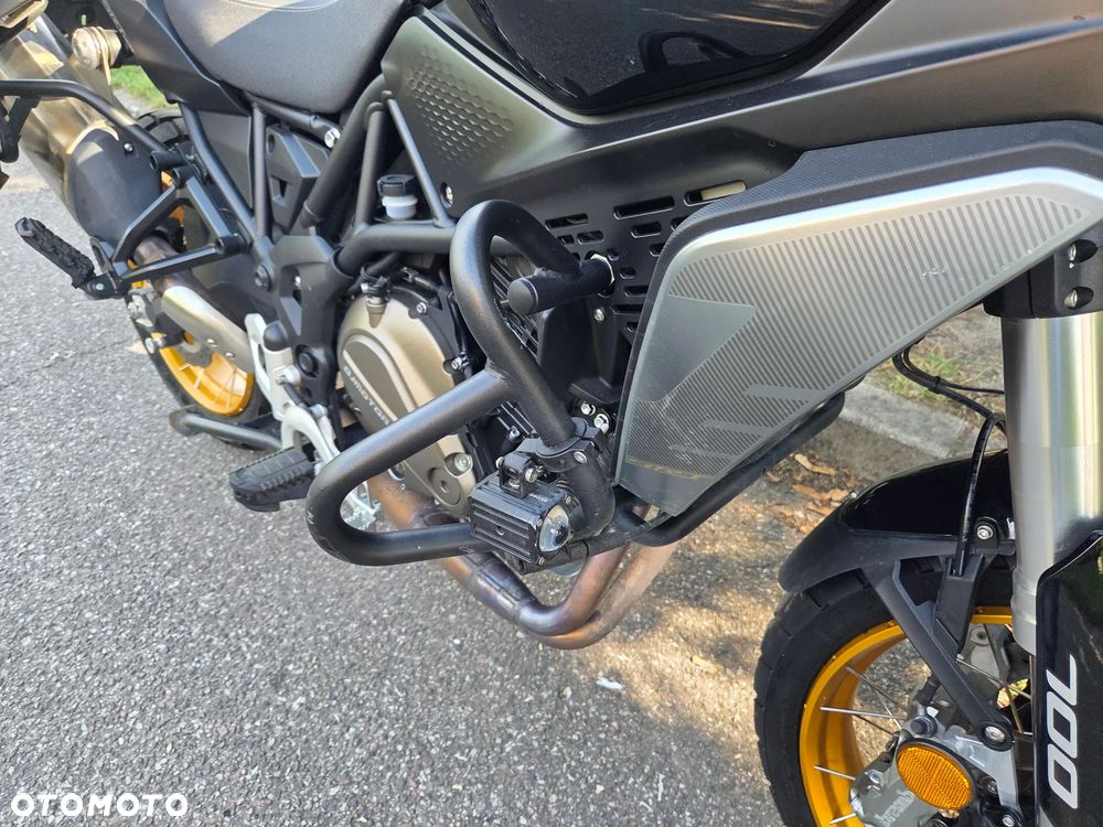 QJMOTOR SRK 700 - 16
