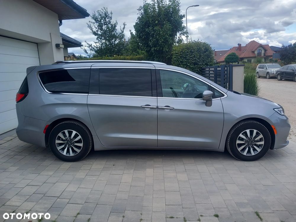 Chrysler Pacifica - 5