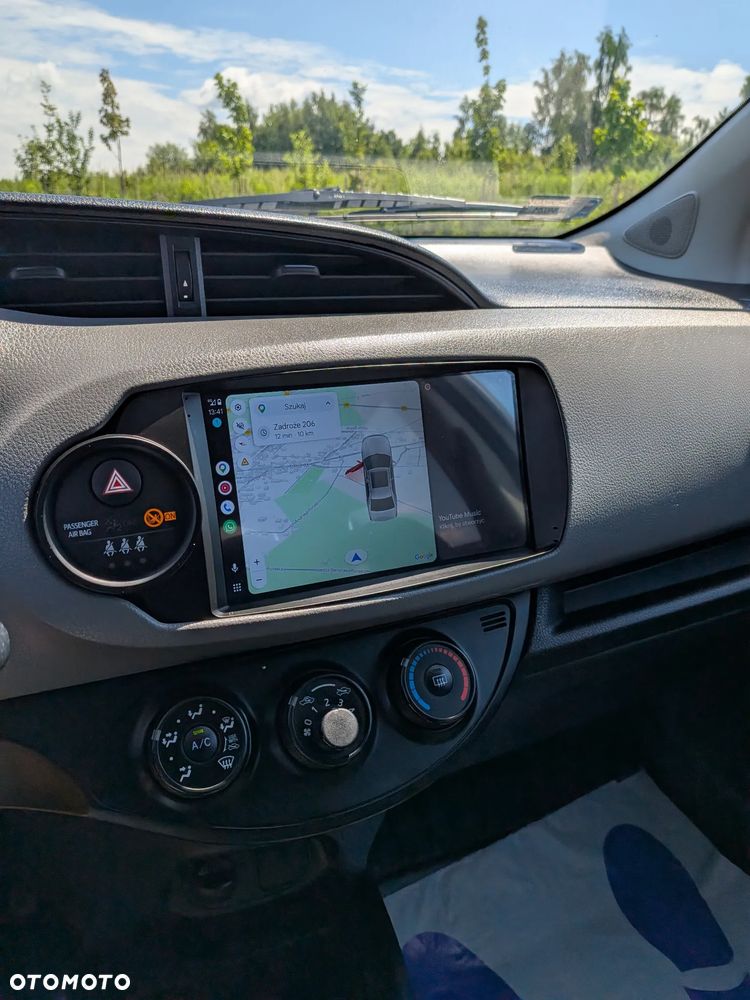 Toyota Yaris 1.5 Premium - 25