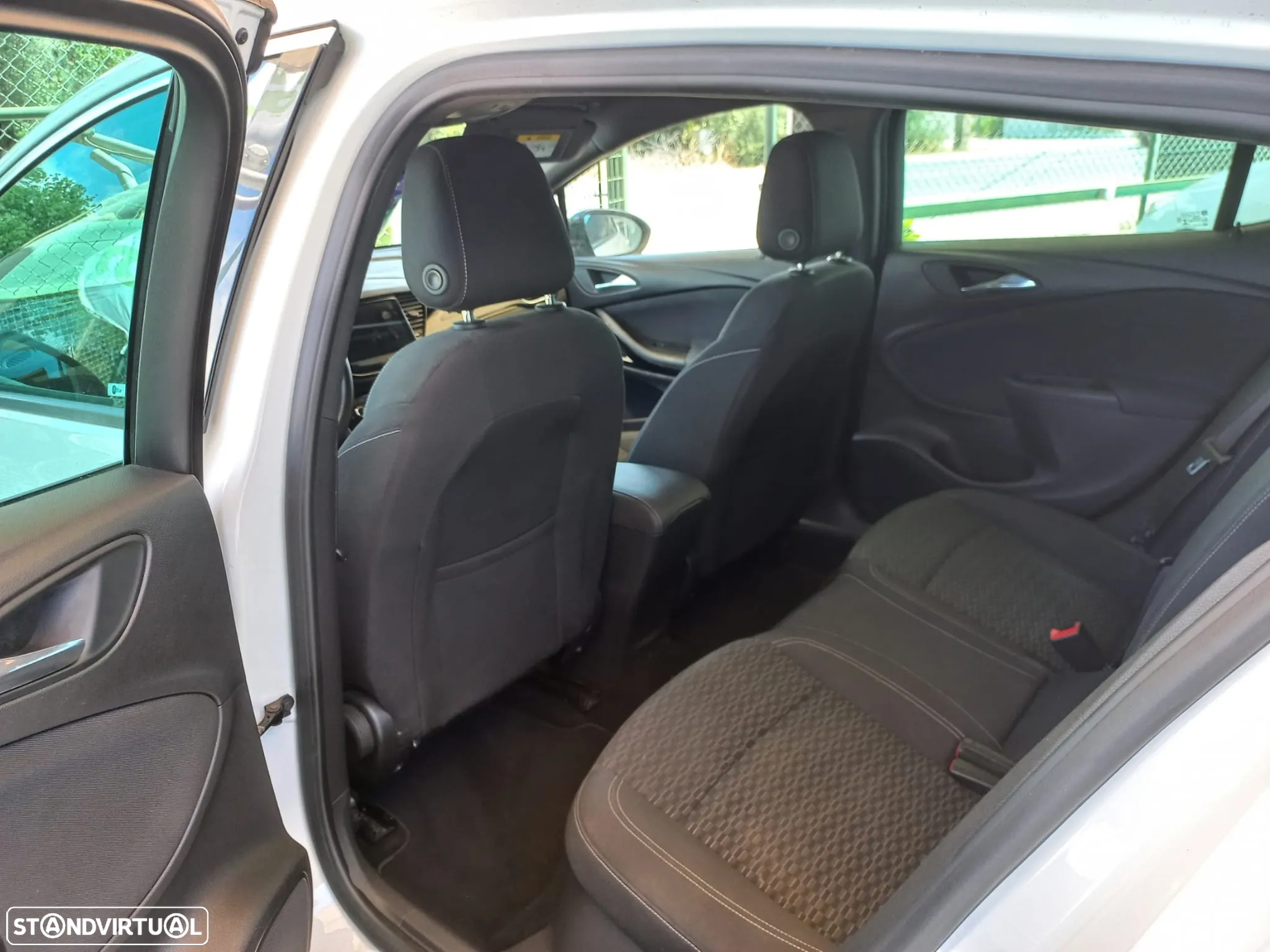 Opel Astra 1.0 Dynamic Sport S/S - 29