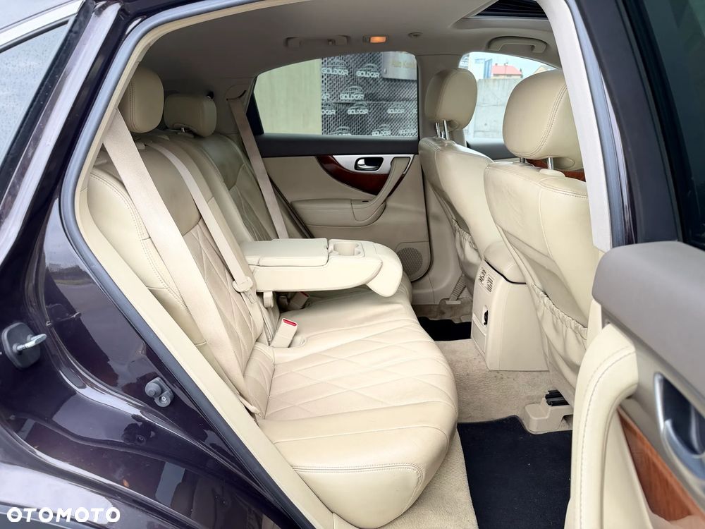 Infiniti QX70 3.0d S - 14