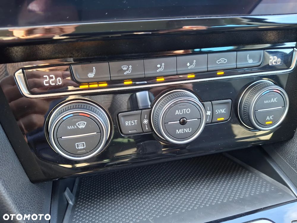 Volkswagen Passat 1.5 TSI EVO Elegance DSG - 29