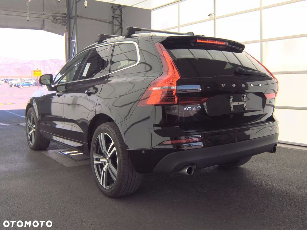 Volvo XC 60 T5 AWD Momentum - 28