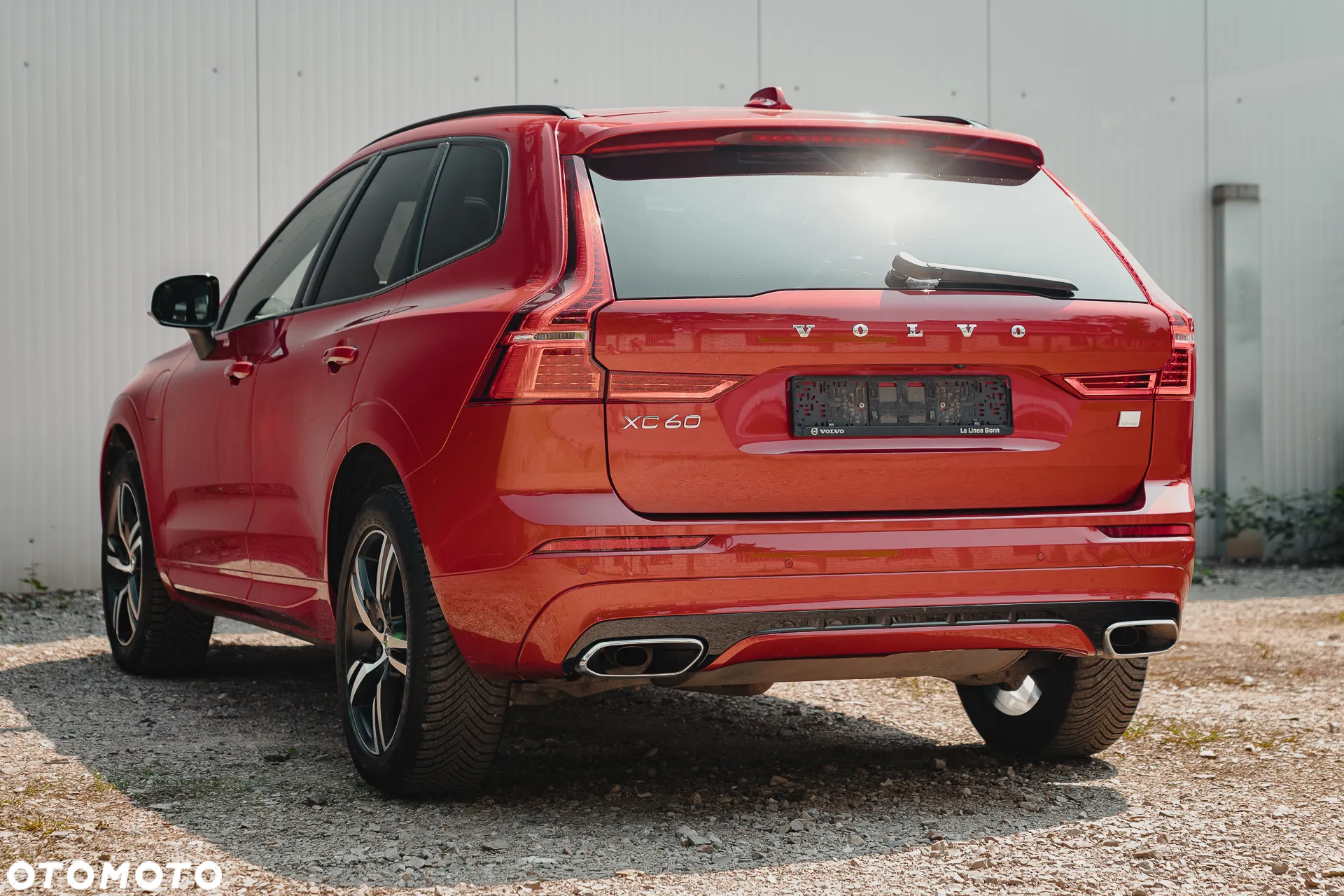 Volvo XC 60 T6 AWD Plug-In Hybrid R-Design - 8