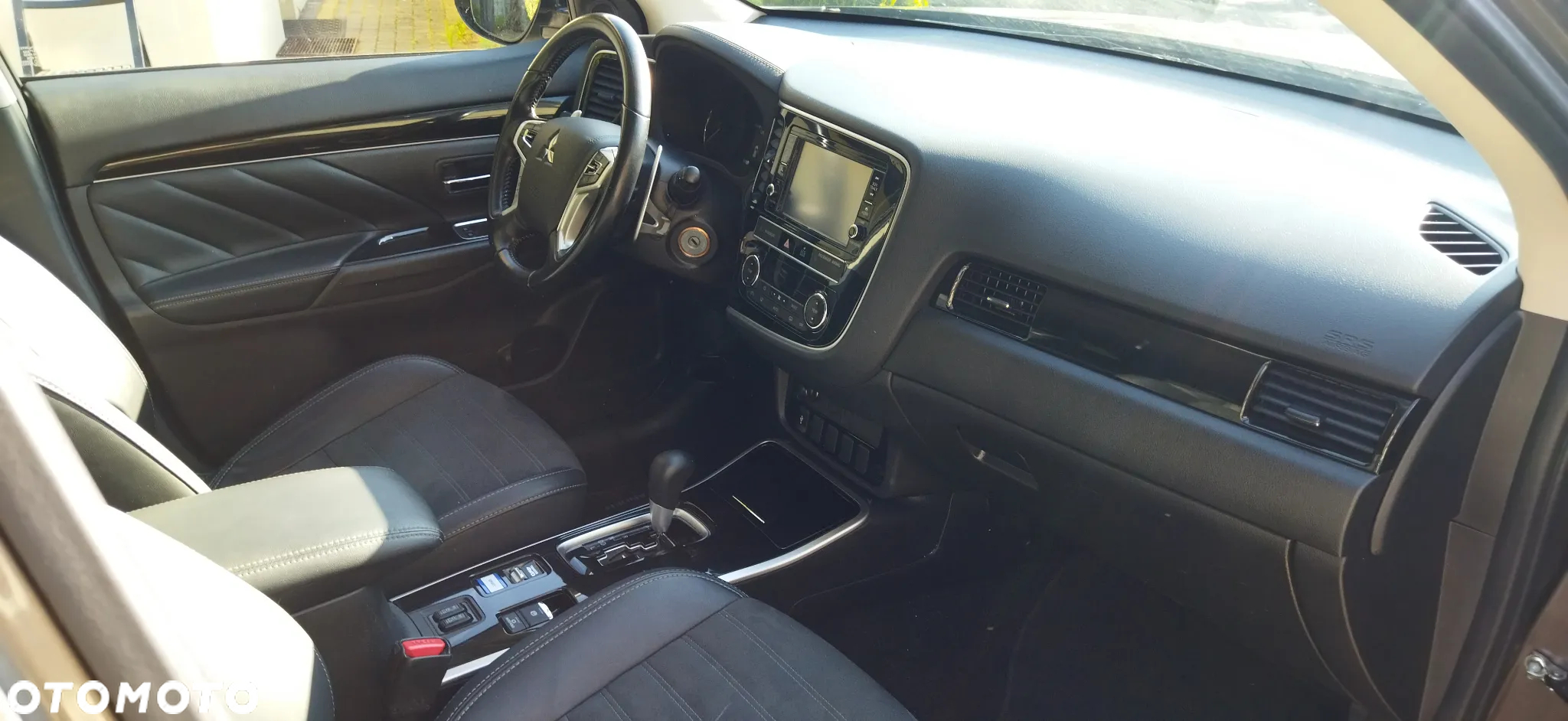 Mitsubishi Outlander - 9