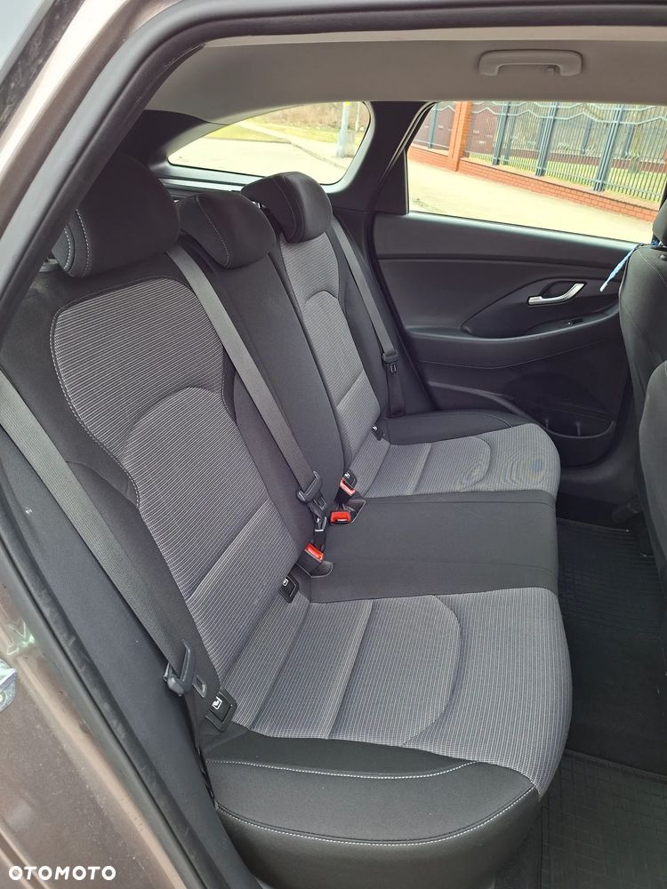 Hyundai i30 1.5 DPI Classic + - 14