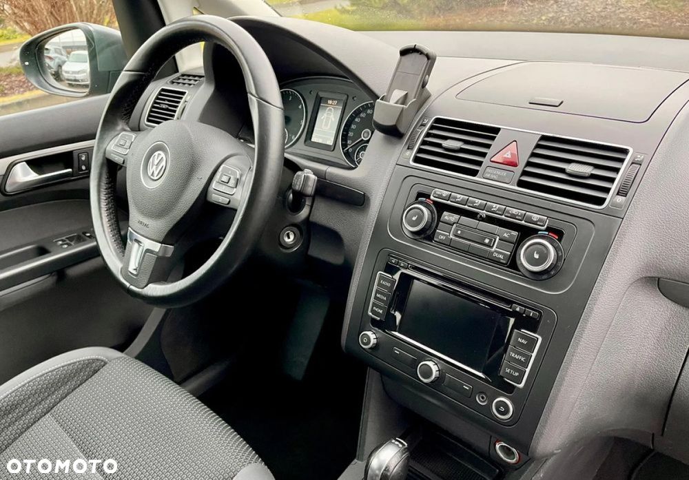 Volkswagen Touran 2.0 TDI DSG Highline - 19