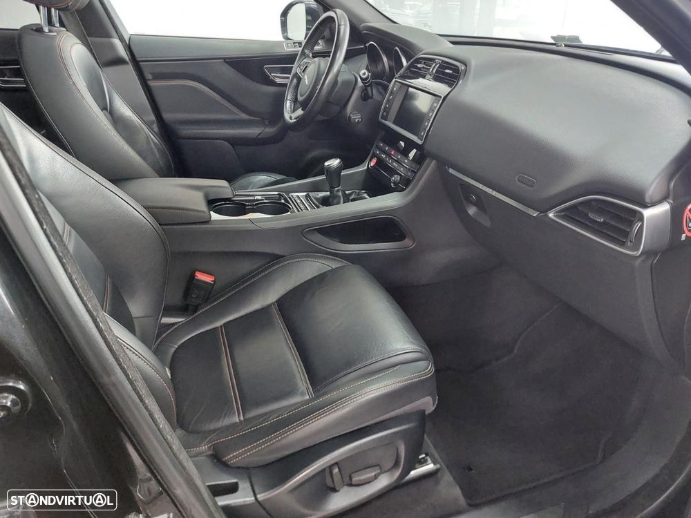 Jaguar F-Pace 2.0 i4D Prestige AWD - 39