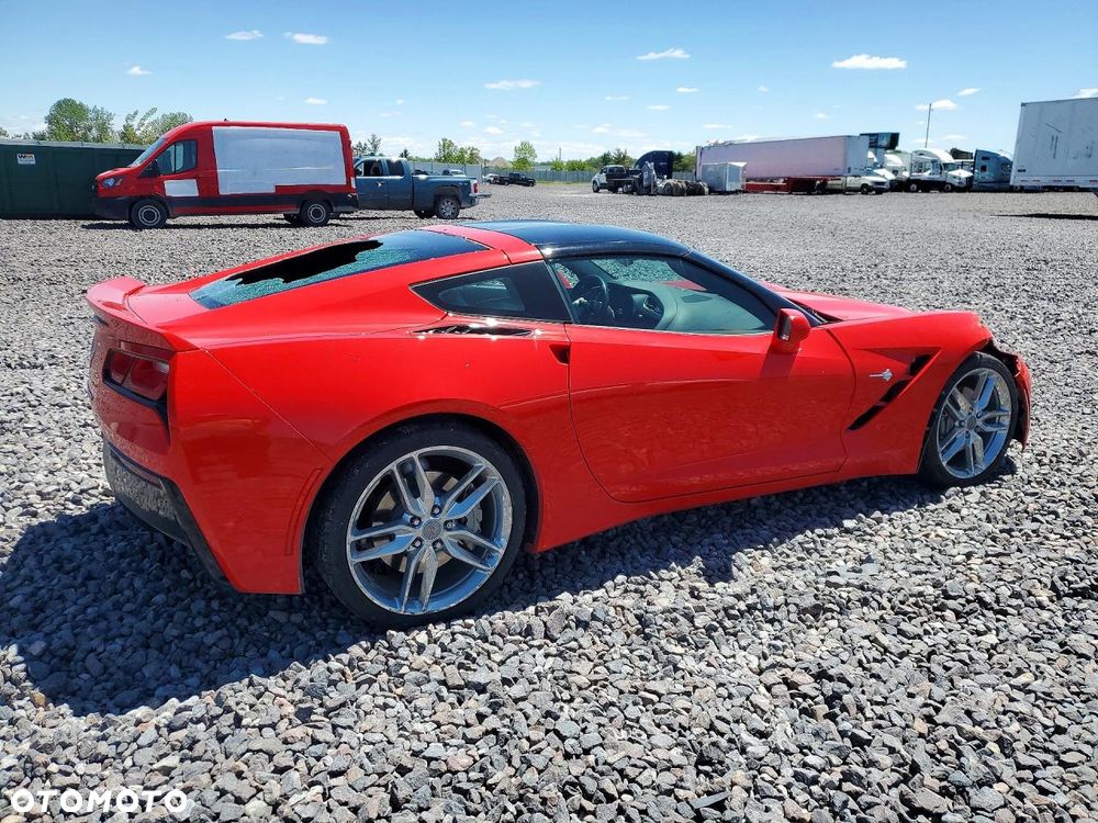Chevrolet Corvette - 4