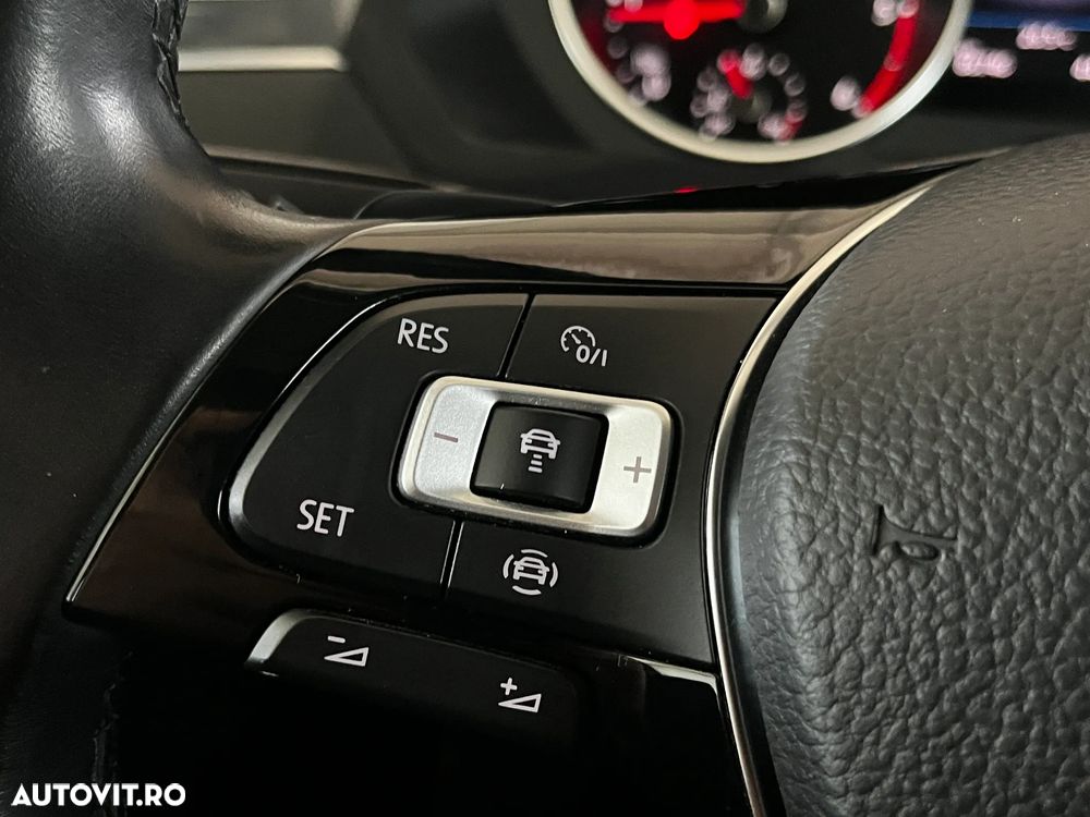 Volkswagen Tiguan - 17